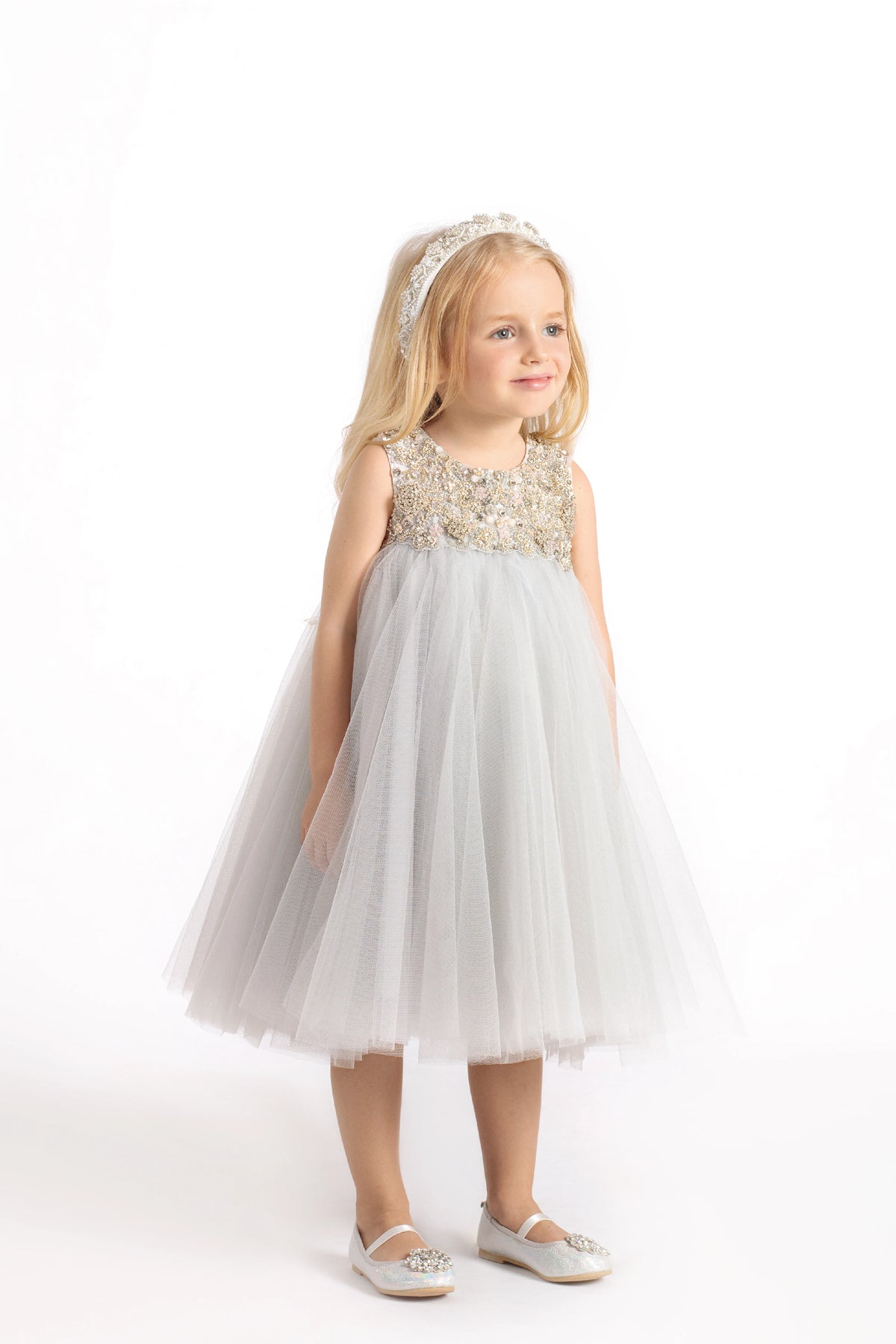 Ayra grey