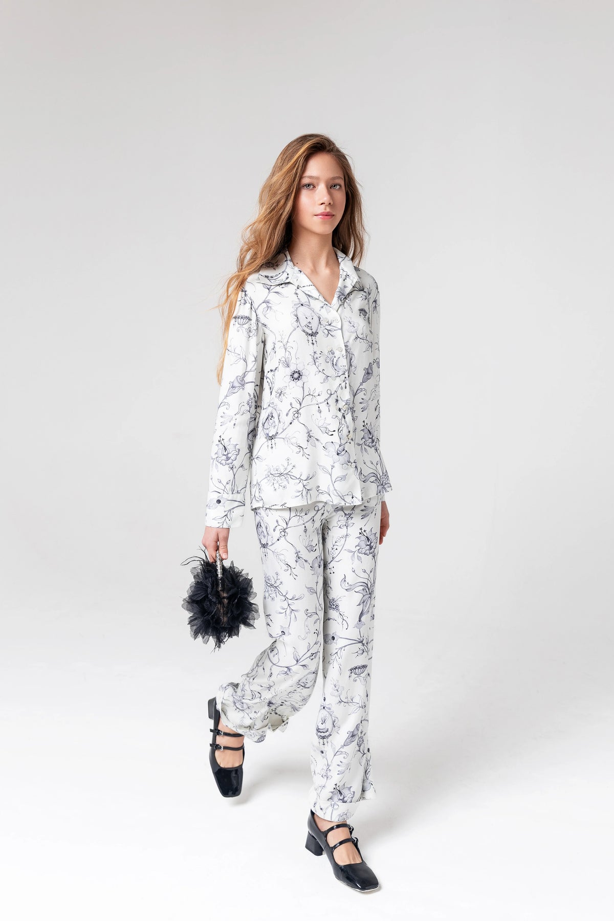 LOOK 77